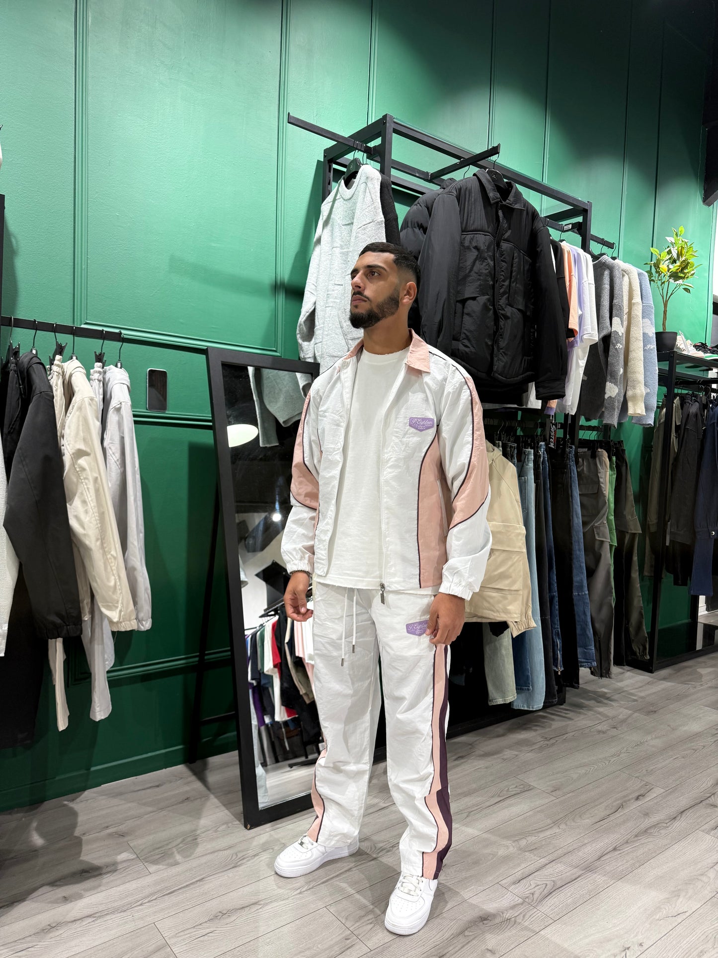 ENSEMBLE RETRO VIBES