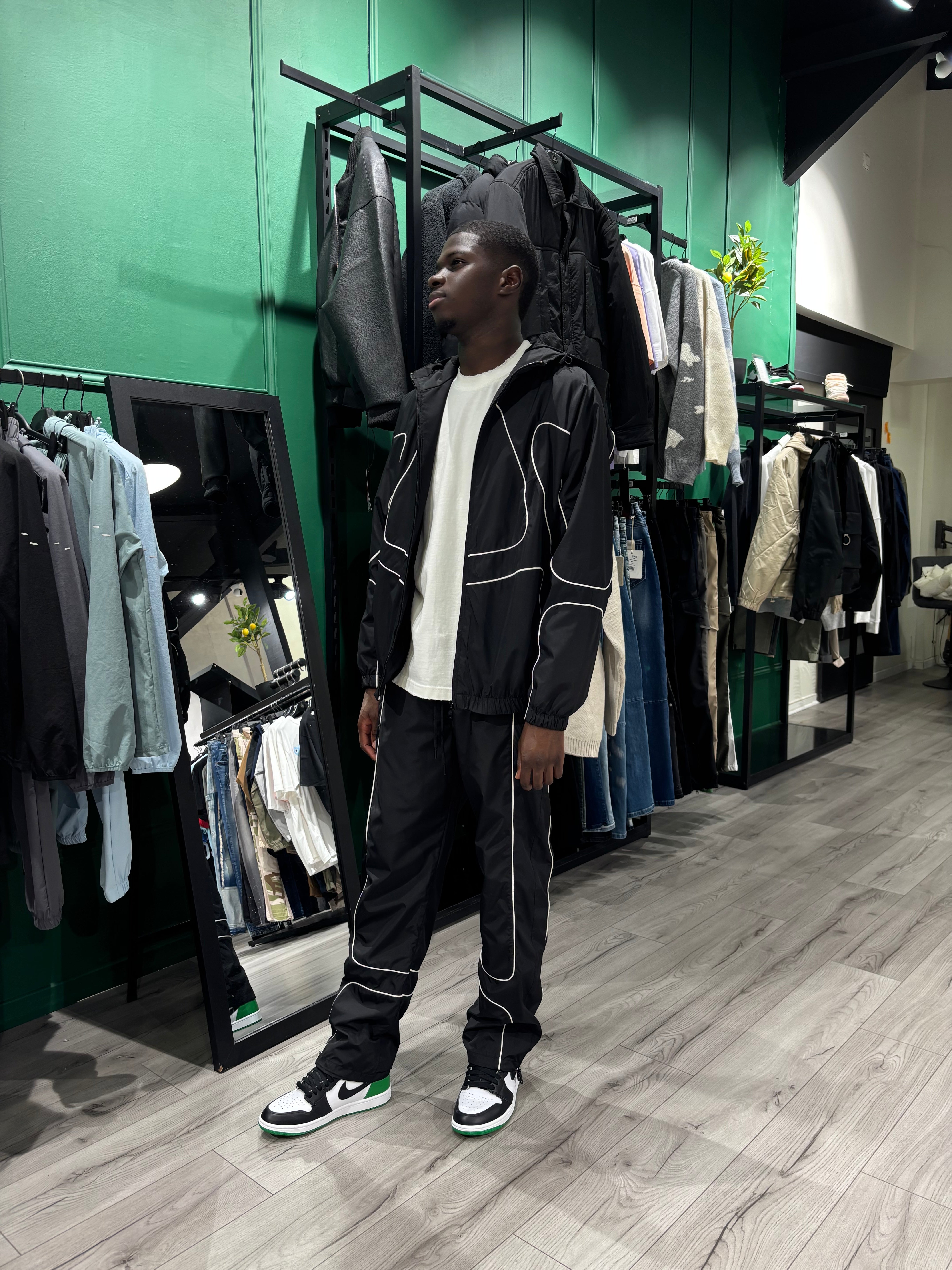 Selected Variant Image