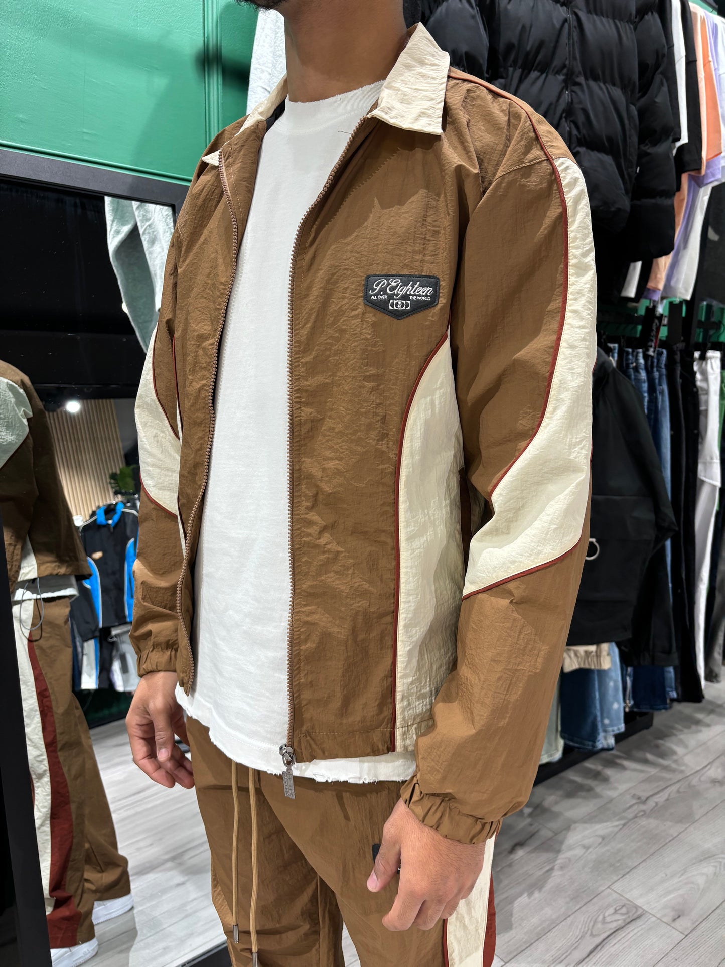 ENSEMBLE RETRO VIBES