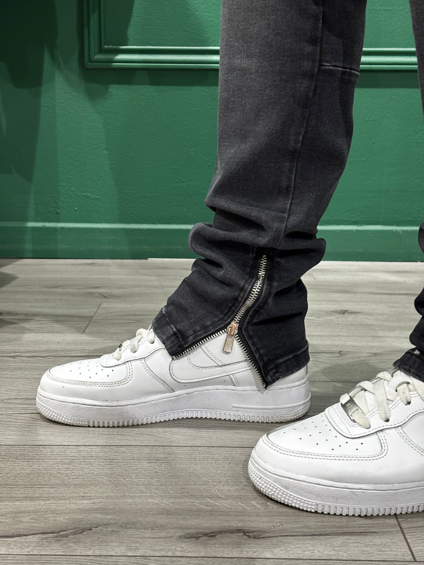 JEAN ZIPPÉ - BLACK HOLE