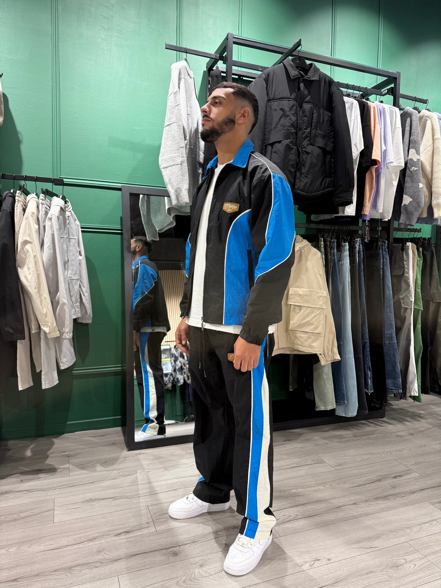 ENSEMBLE RETRO VIBES