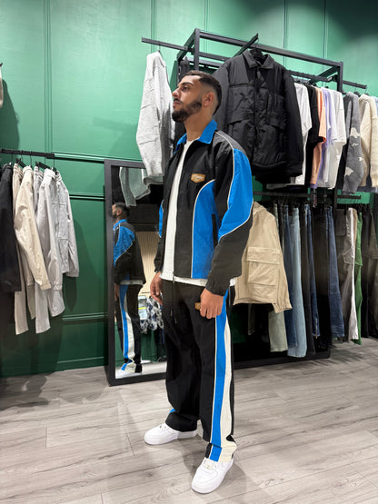 ENSEMBLE RETRO VIBES