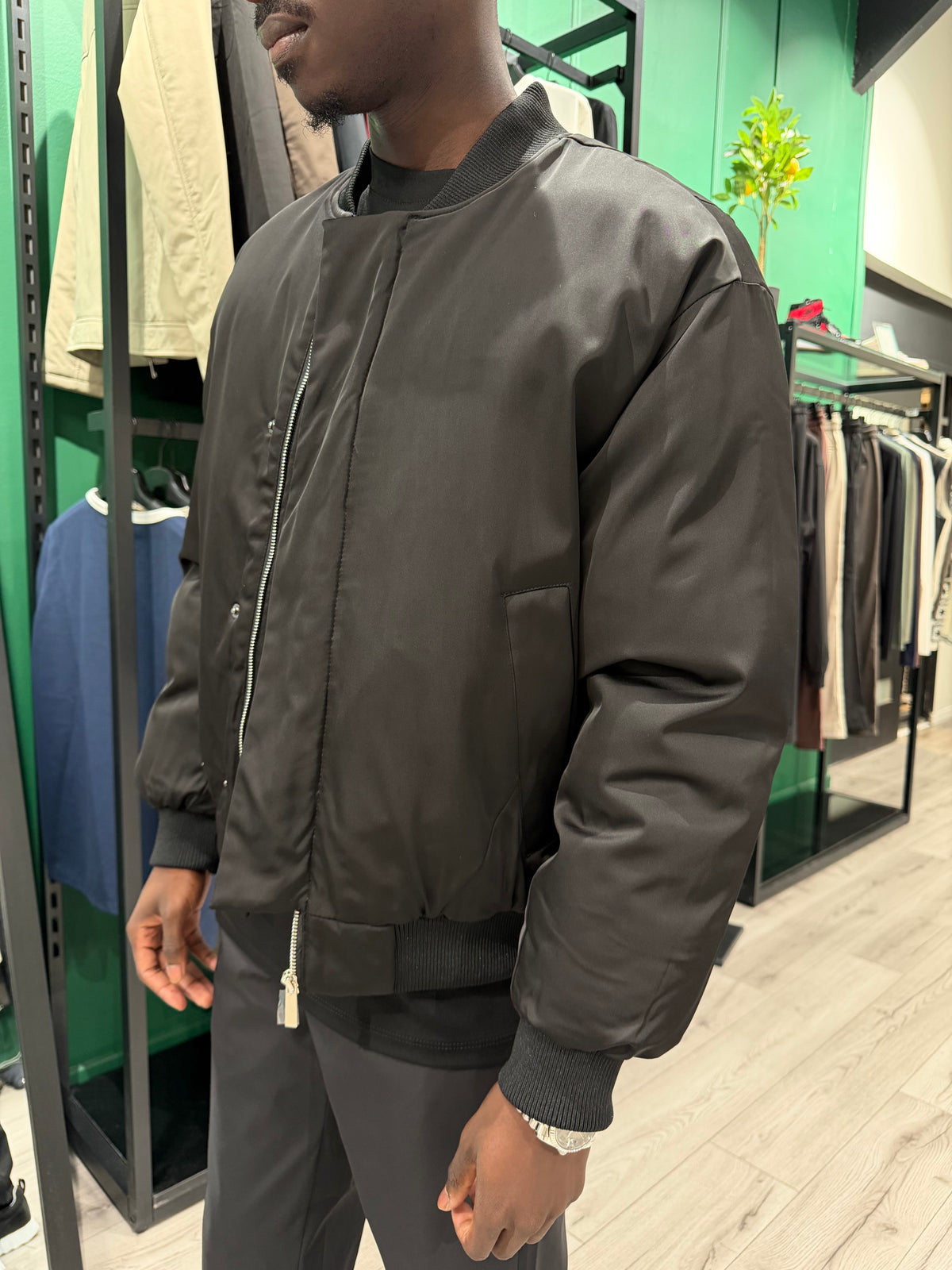 VESTE  NOVA
