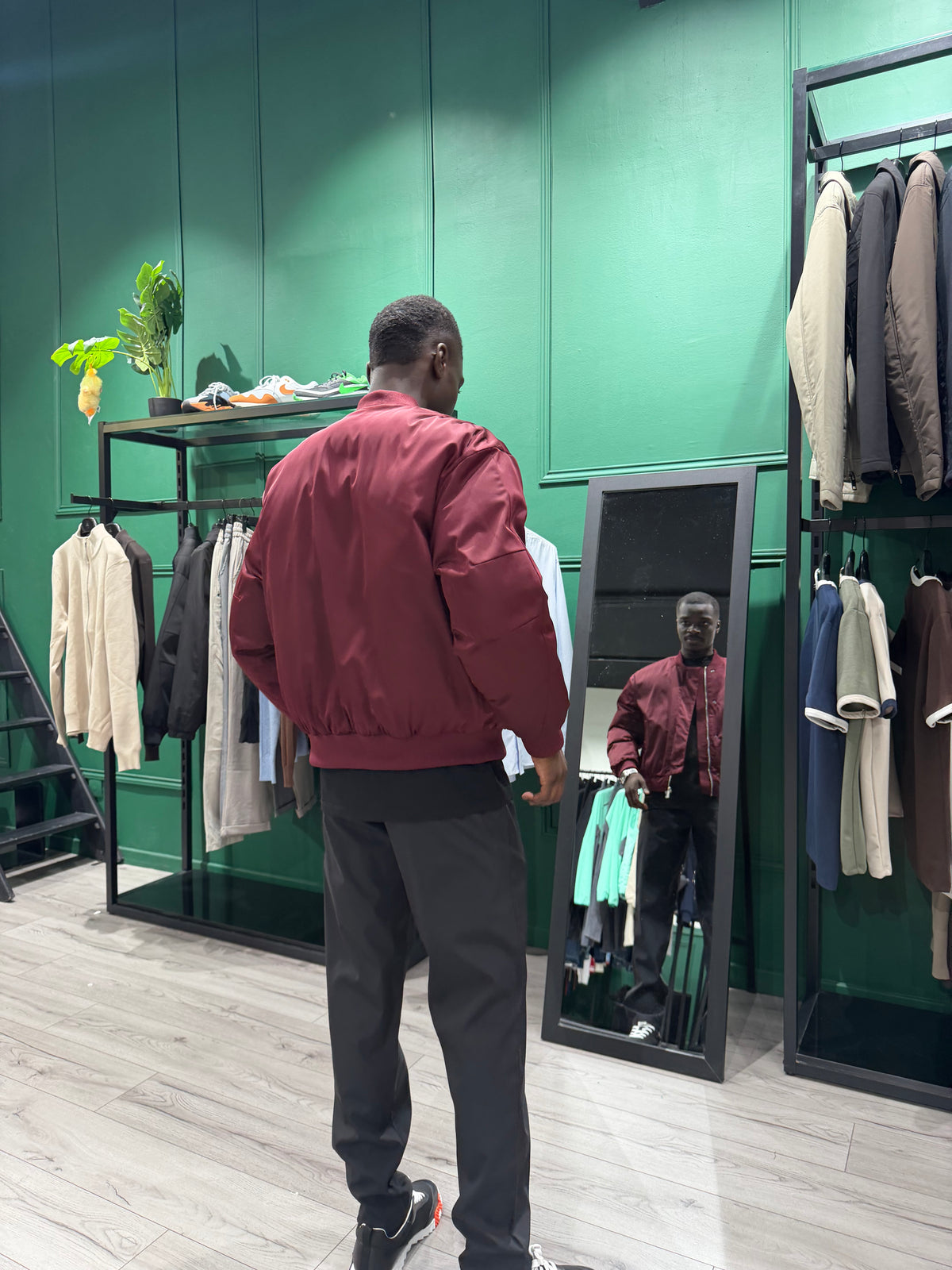 VESTE  NOVA