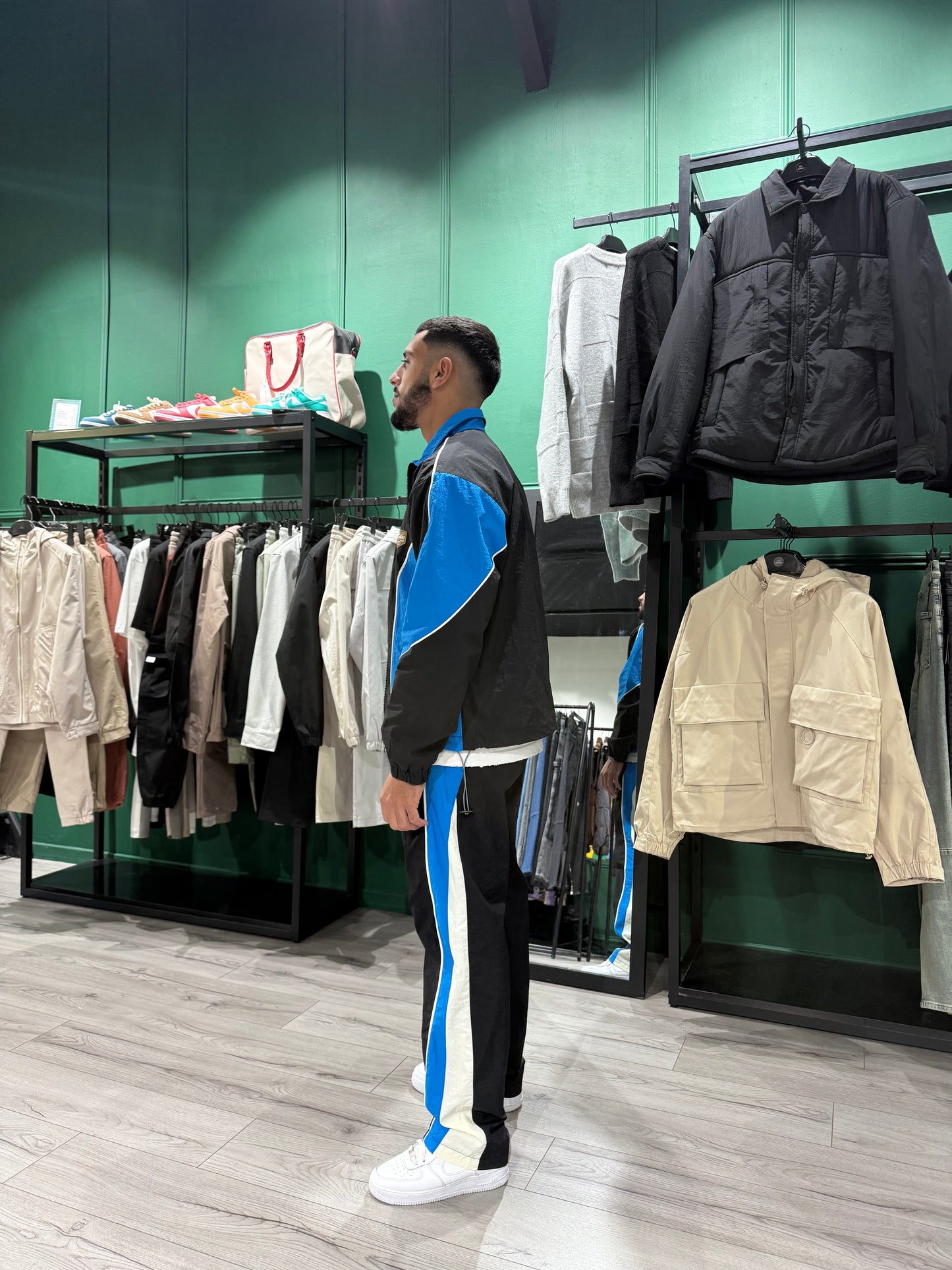 ENSEMBLE RETRO VIBES