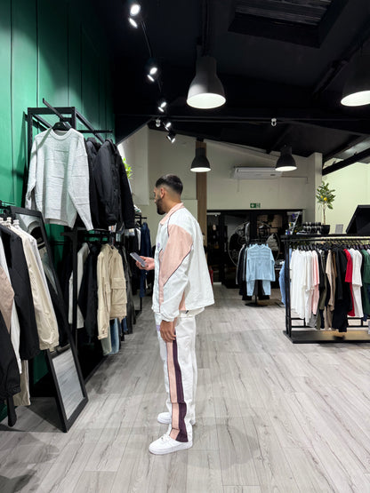 ENSEMBLE RETRO VIBES